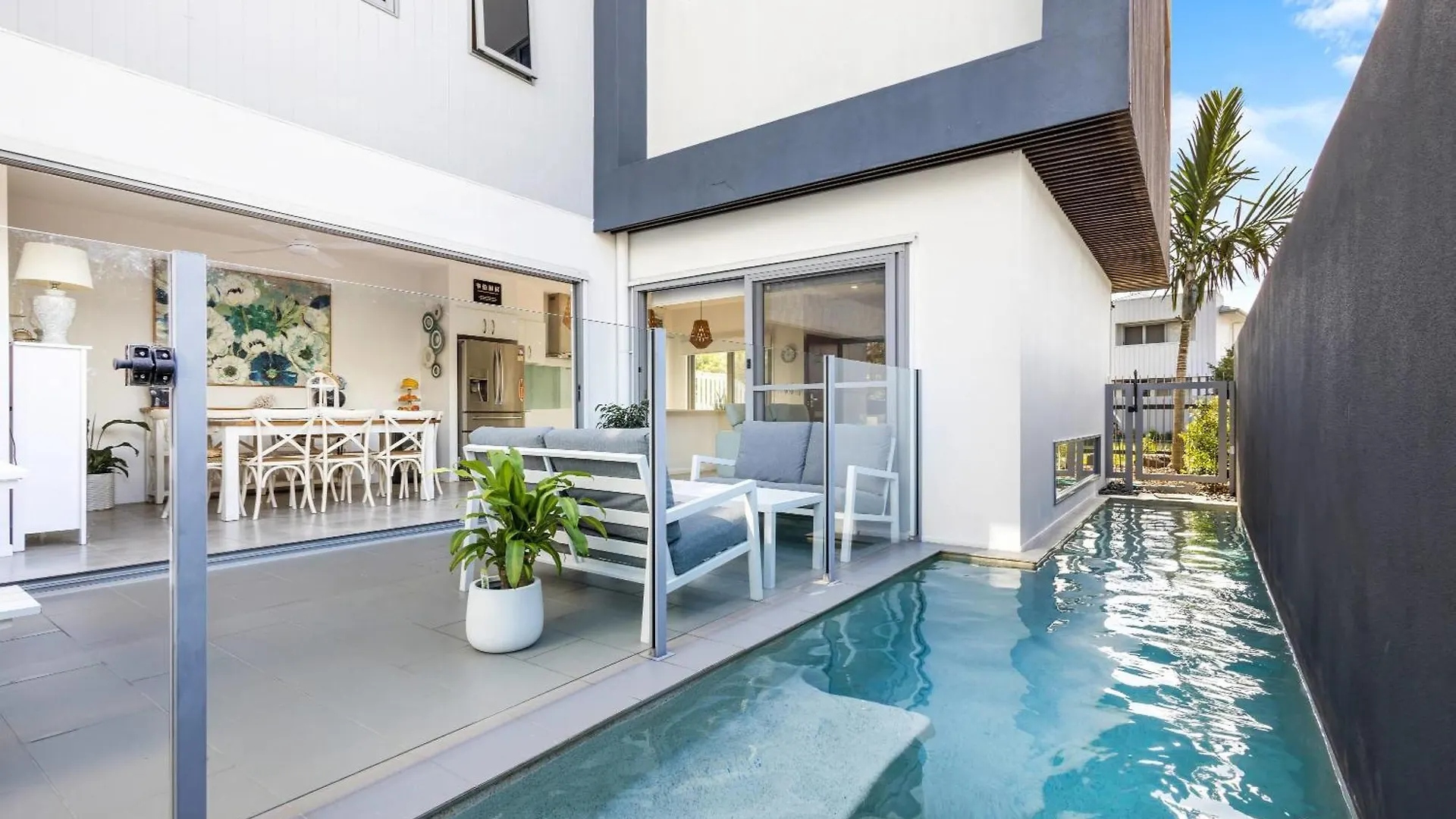 Luxury Living With Heated Pool Birtinya Villa Kawana Waters