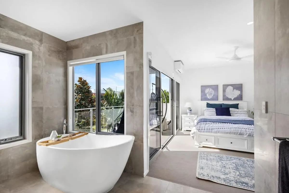 Luxury Living With Heated Pool In Birtinya Vila Kawana Waters 0*,