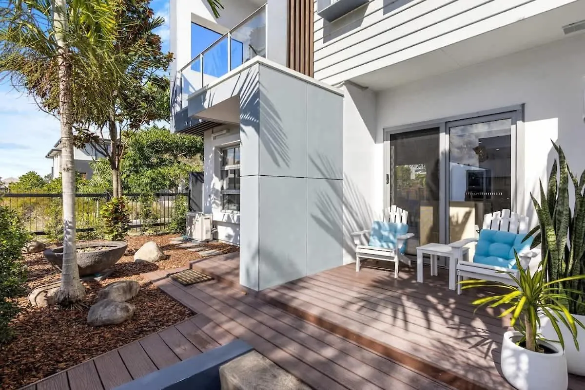 Luxury Living With Heated Pool In Birtinya Villa Kawana Waters Feriehus