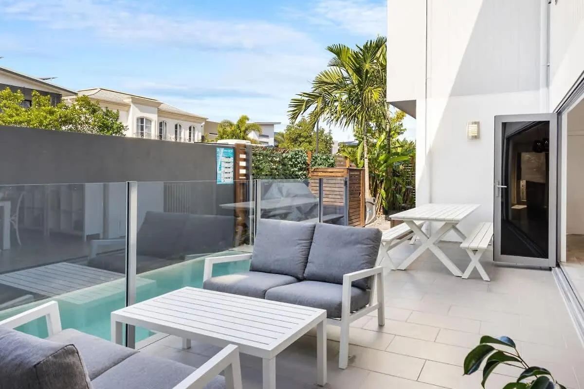 Luxury Living With Heated Pool In Birtinya Villa Kawana Waters